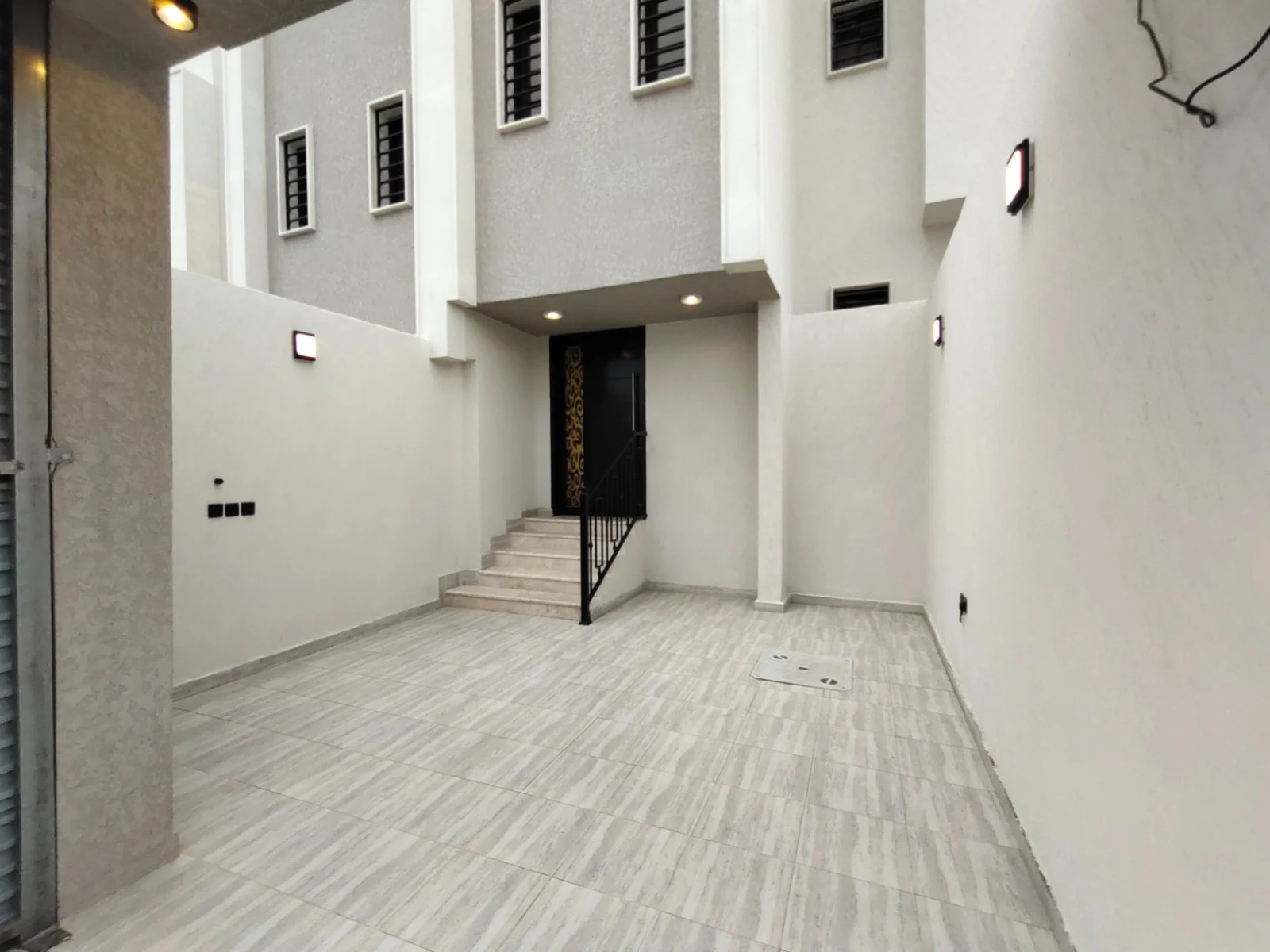 ارواف للبيع في شارع الثمانين خميس مشيط