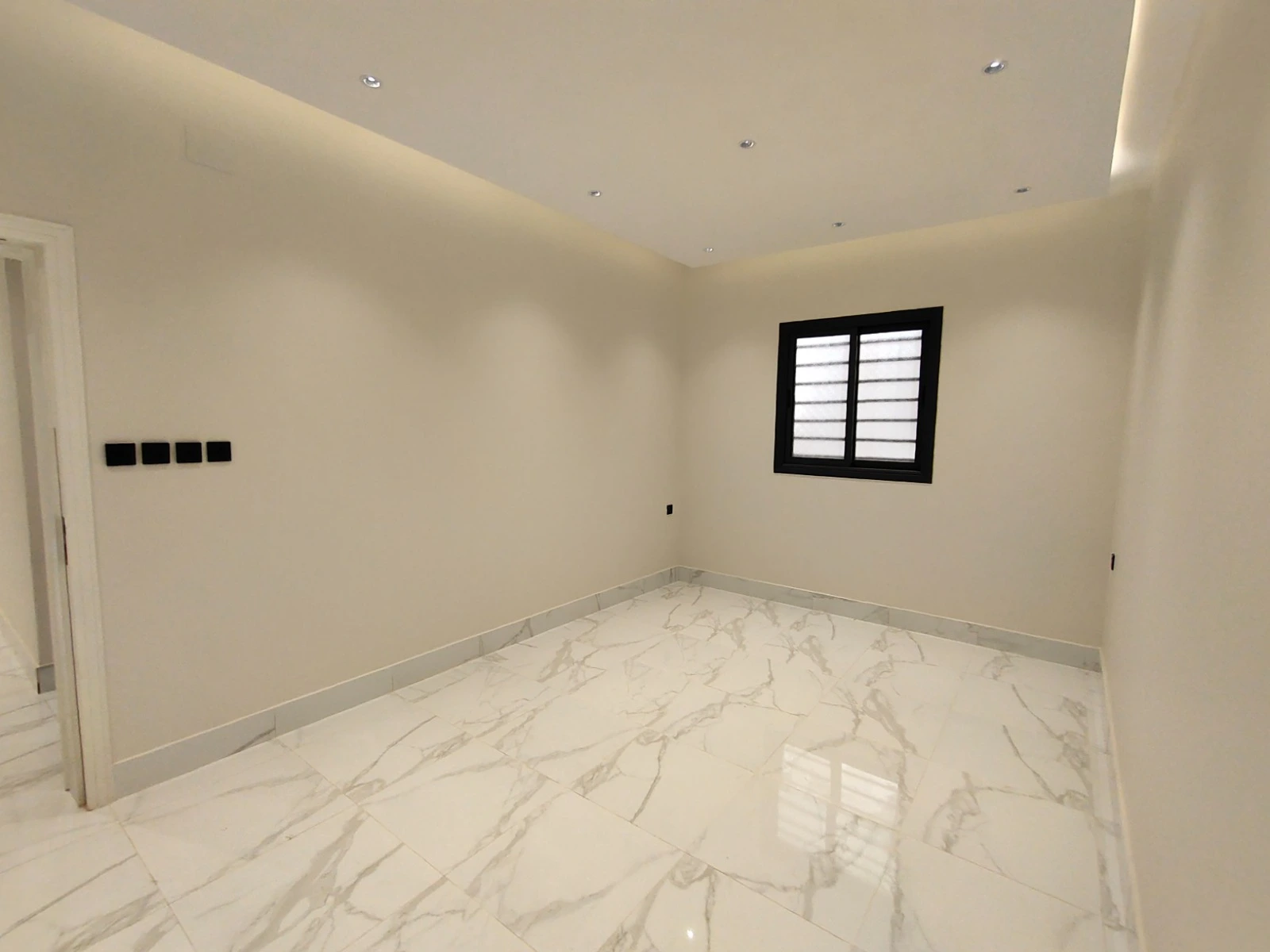 ارواف خميس مشيط