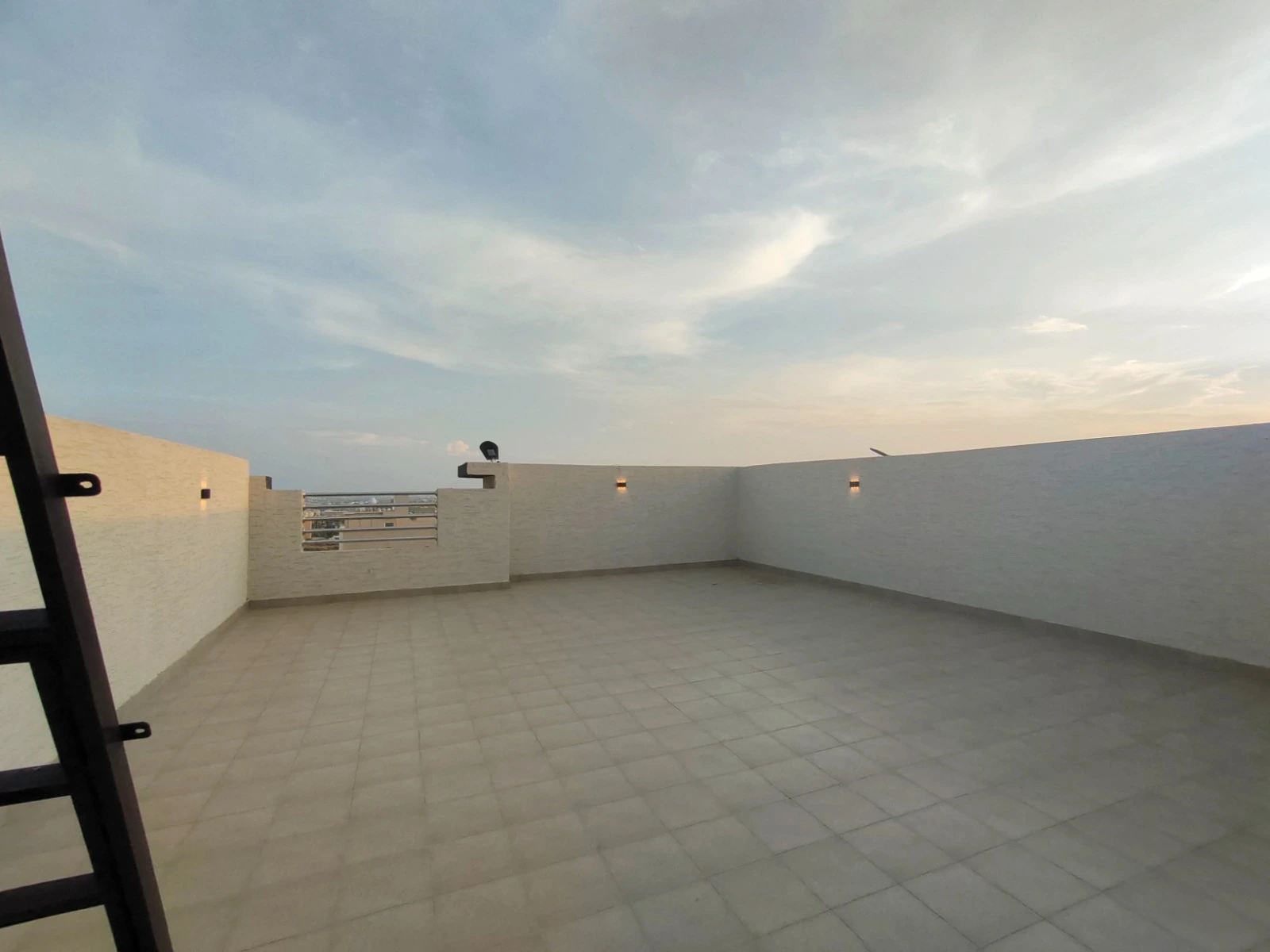 سطح فلل للبيع في خميس مشيط