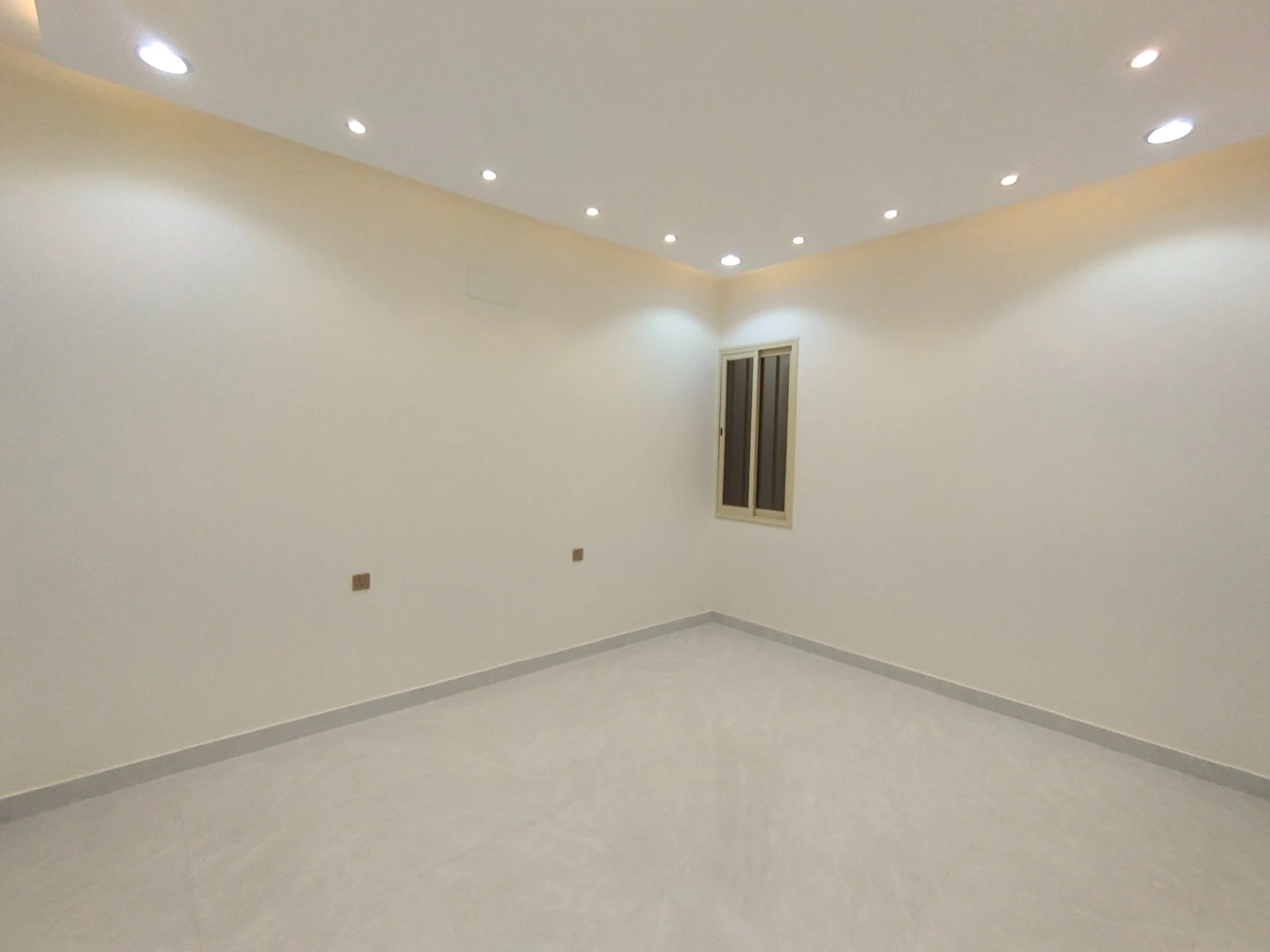 شقق فاخرة خلف المستشفي الالماني