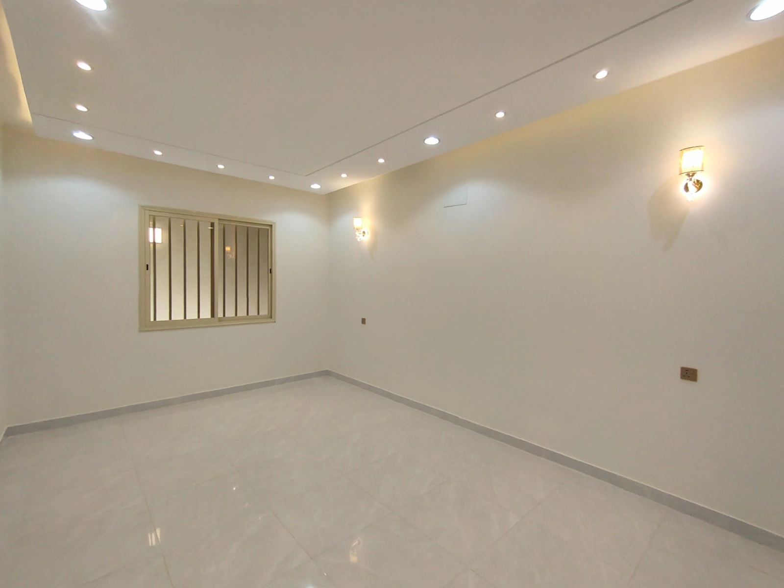 شقة خلف المستشفي الالماني للبيع